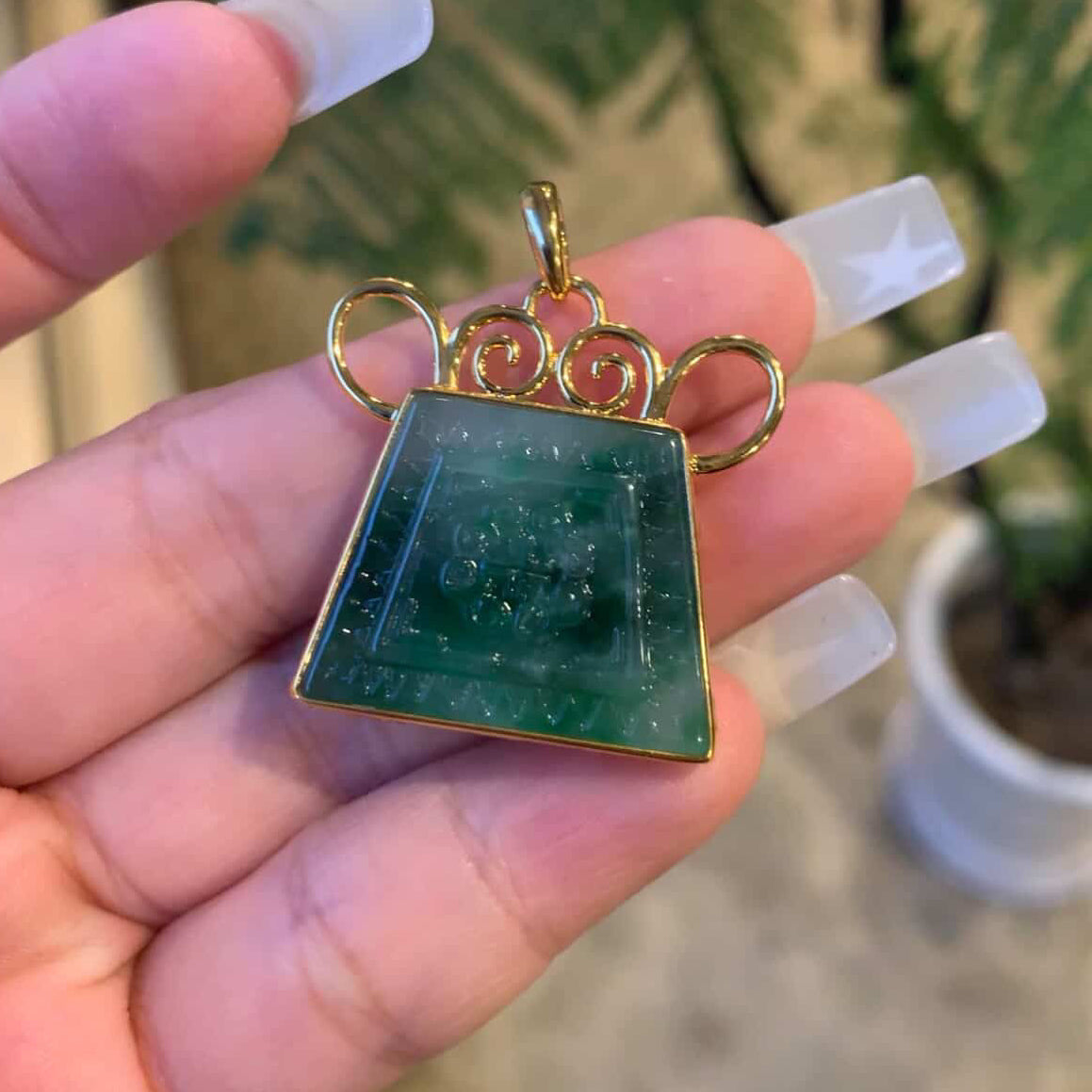 18K Yellow Gold Custom Green Jadite Jade Pendant Gold Setting