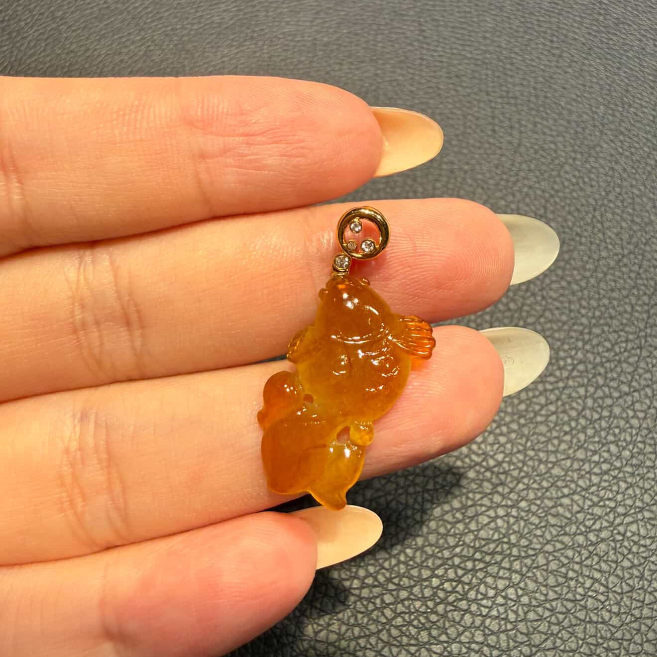 18K Yellow Gold Natural Honey Yellow Jadeite Jade Fish Pendant Bubble Bail