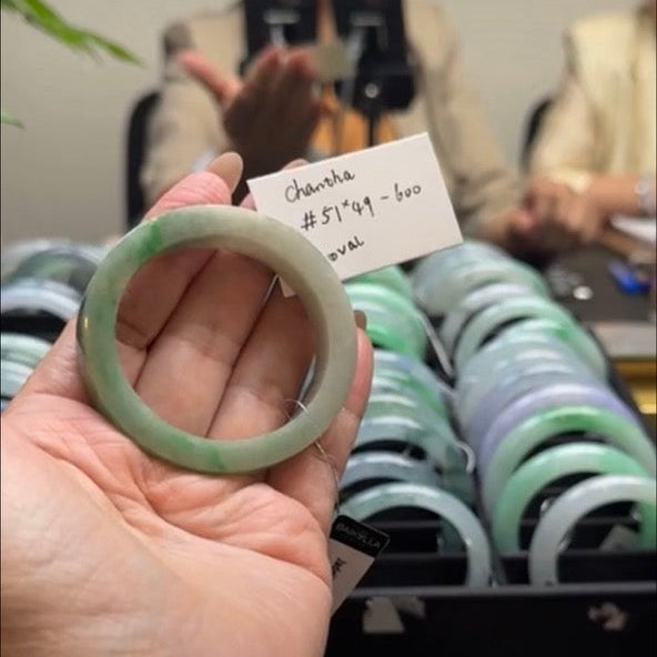 "Live" Natural Green Jadeite Jade Oval Bangle(04/12/26)