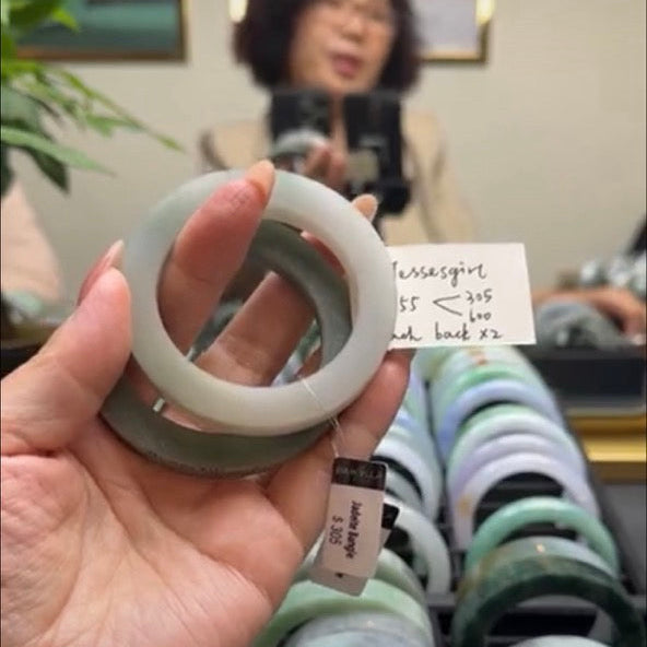"Live" Natural Oil Green Jadeite Jade Bangle(04/17/26)