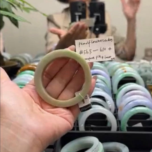"Live" Natural Yellow Green Jadeite Jade Bangle(04/17/26)