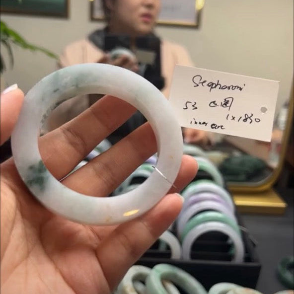 "Live" Natural White Green Jadeite Jade Bangle(04/18/26)