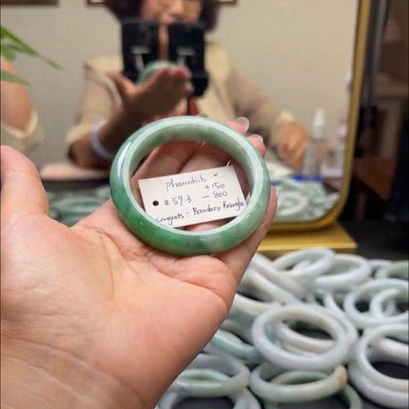 "Live" Natural Green Flower Jadeite Jade Bangle(05/17/26)