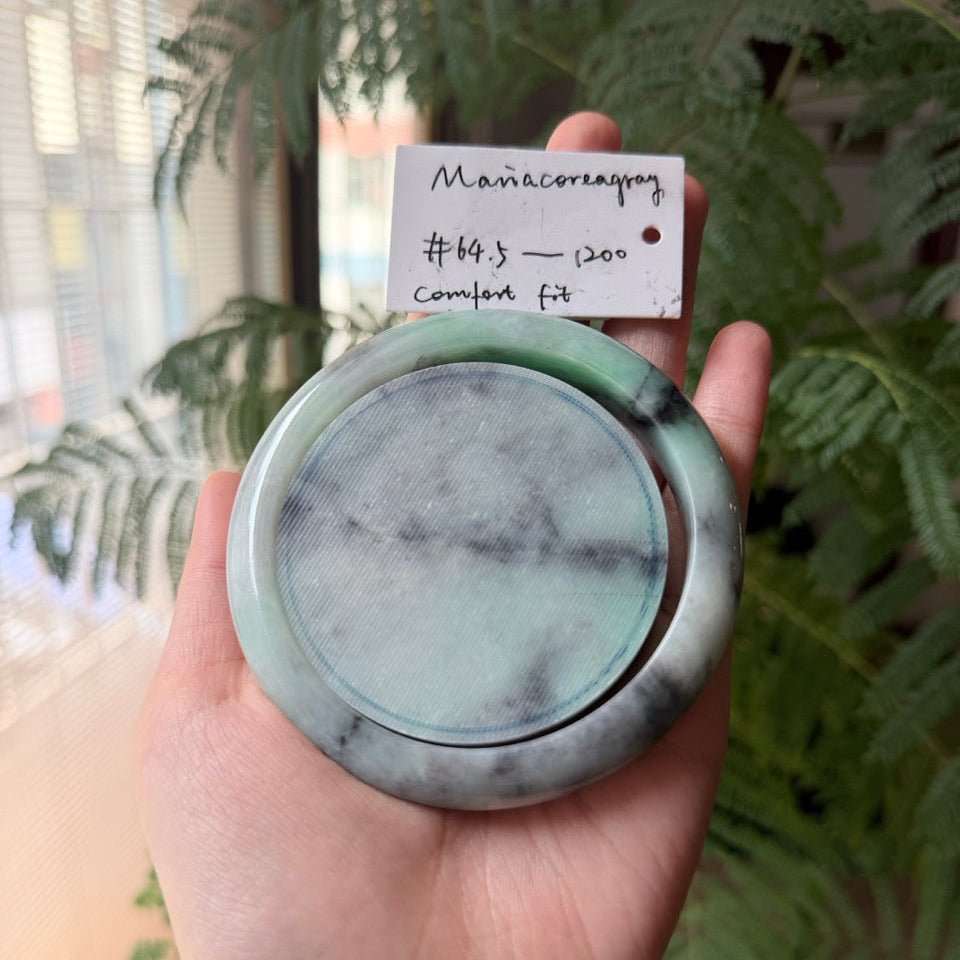 "Live" Natural Wuji Green Jadeite Jade Bangle (04/11/26)