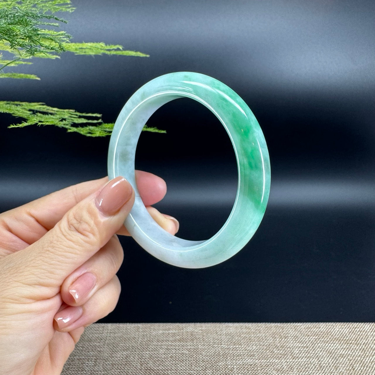 Genuine Burmese Bright Green Jade Jadeite Bangle Bracelet ( 58.4mm )