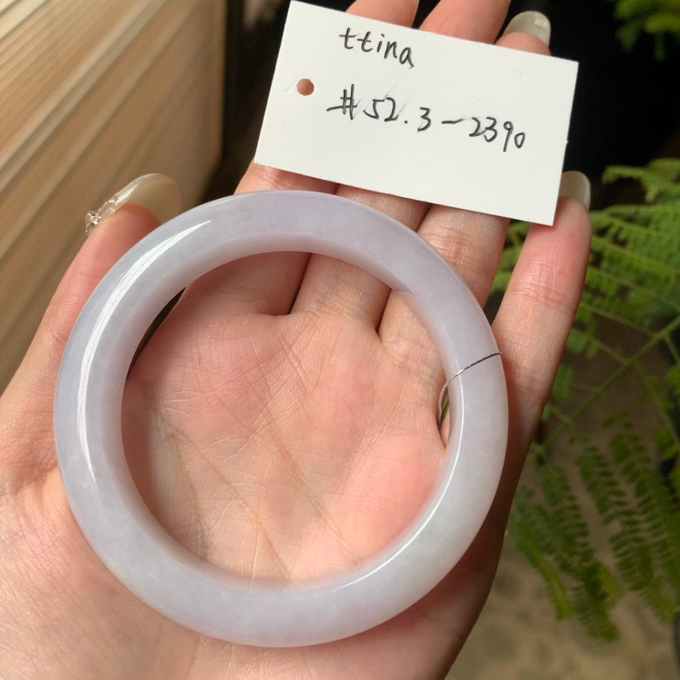 "Live" Natural Light Lavender Jadeite Jade Comfort Fit Bangle (02/27/26)
