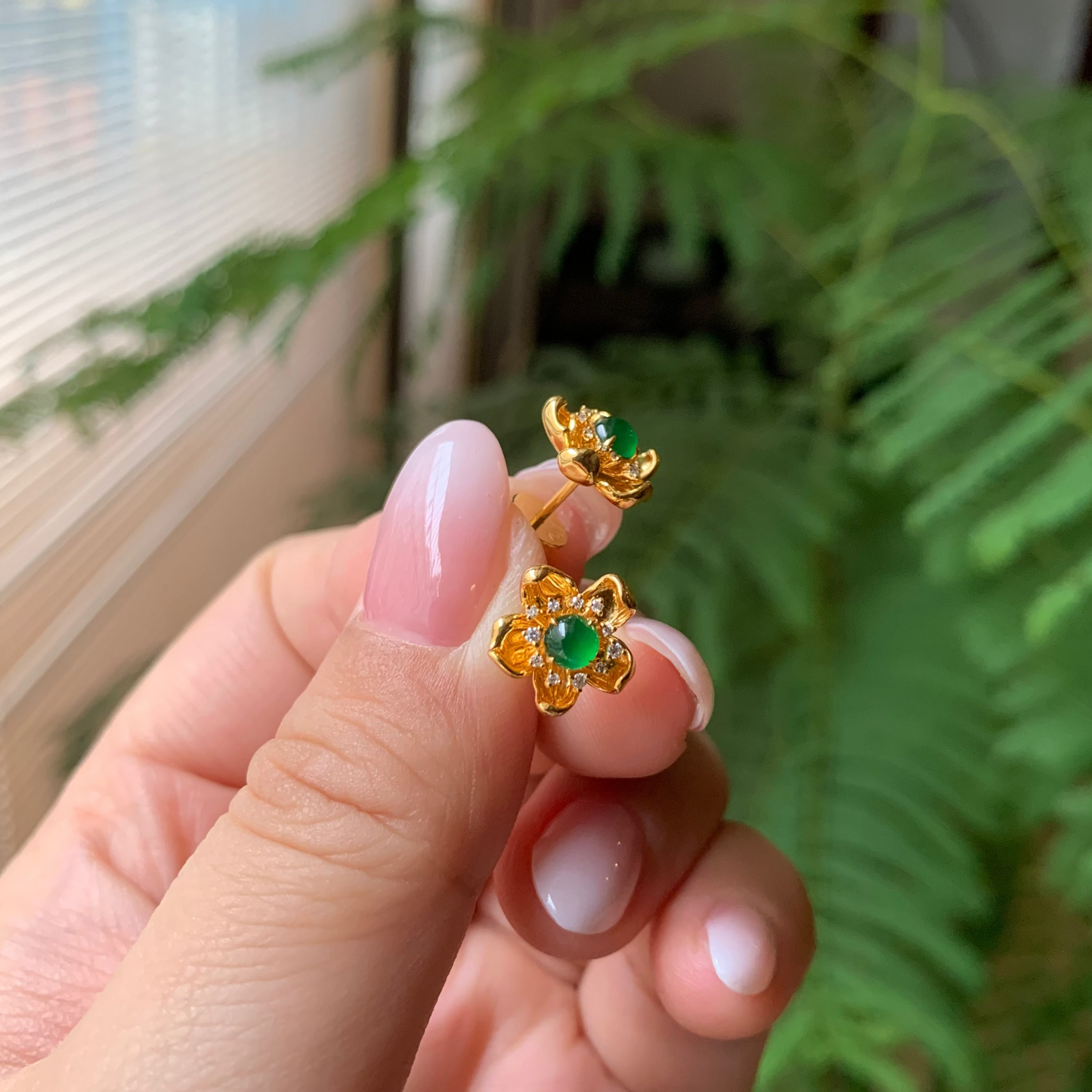 "Live" 18K Yellow Gold Custom Flower Earring