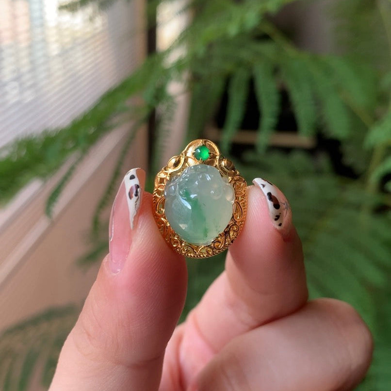 "Live" 18K Yellow Gold Custom Icy Green Toad Gold Setting