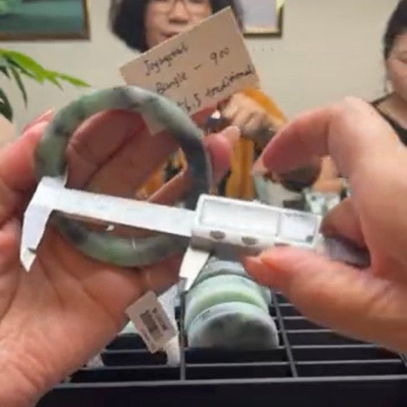 "Live" Natural Wuji Green Jadeite Jade Bangle(04/10/26)