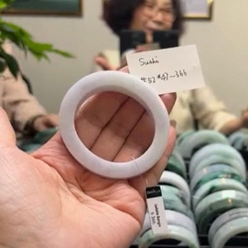 "Live" Natural White Lavender Jadeite Jade Bangle (04/26/26)