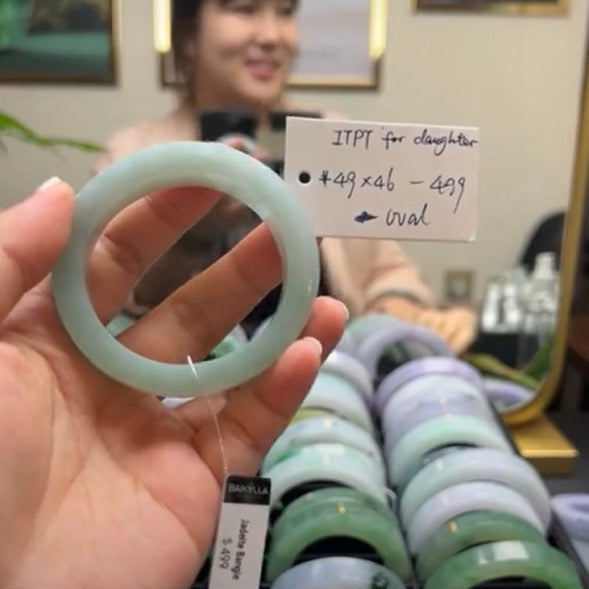 "Live" Natural Light Green Jadeite Jade Oval Comfortfit Bangle (05/01/26)