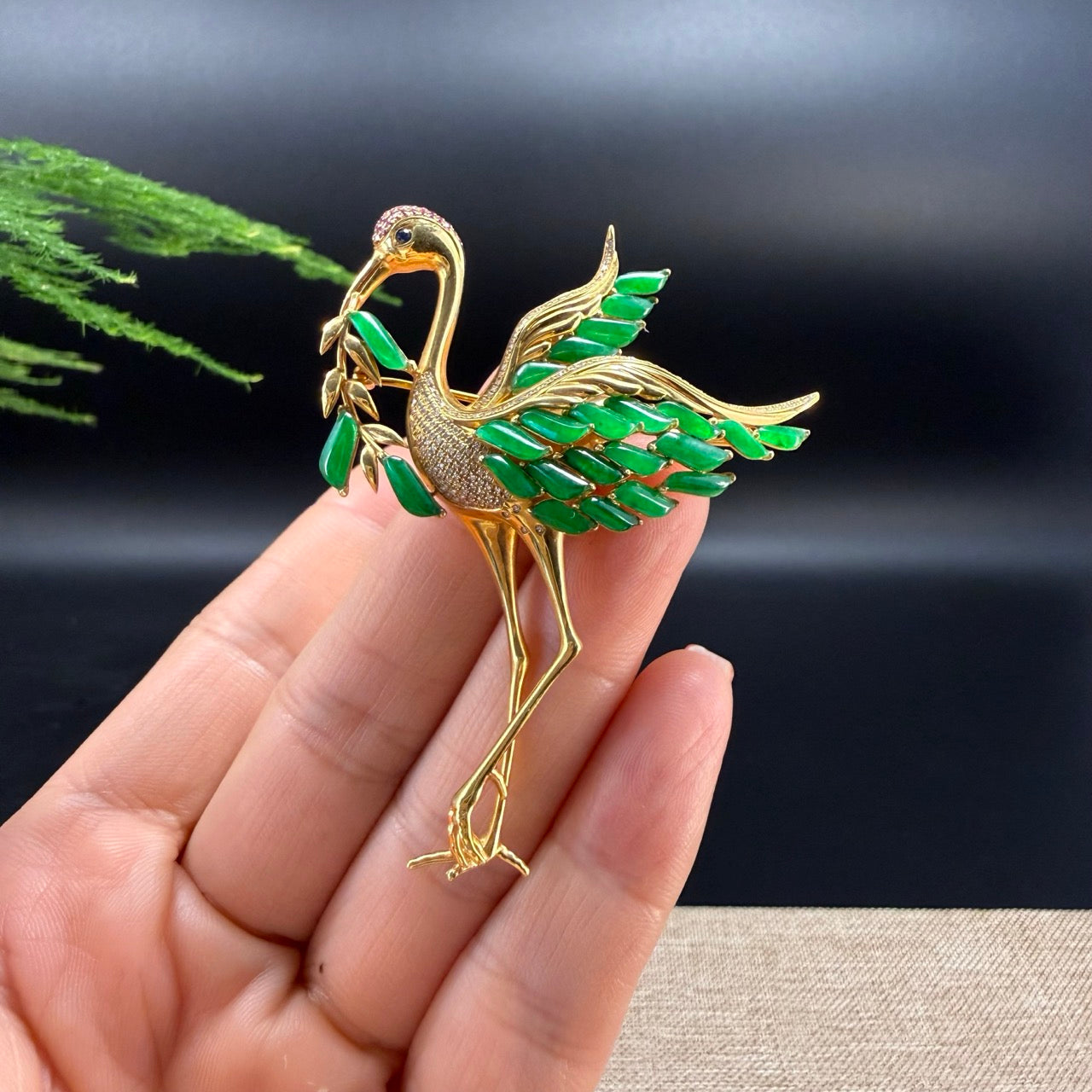 RealJade 18K Yellow Gold Genuine Imperial Green Jadeite Jade Crane Brooch
