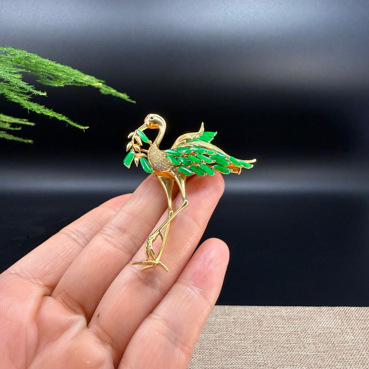RealJade 18K Yellow Gold Genuine Imperial Green Jadeite Jade Crane Brooch