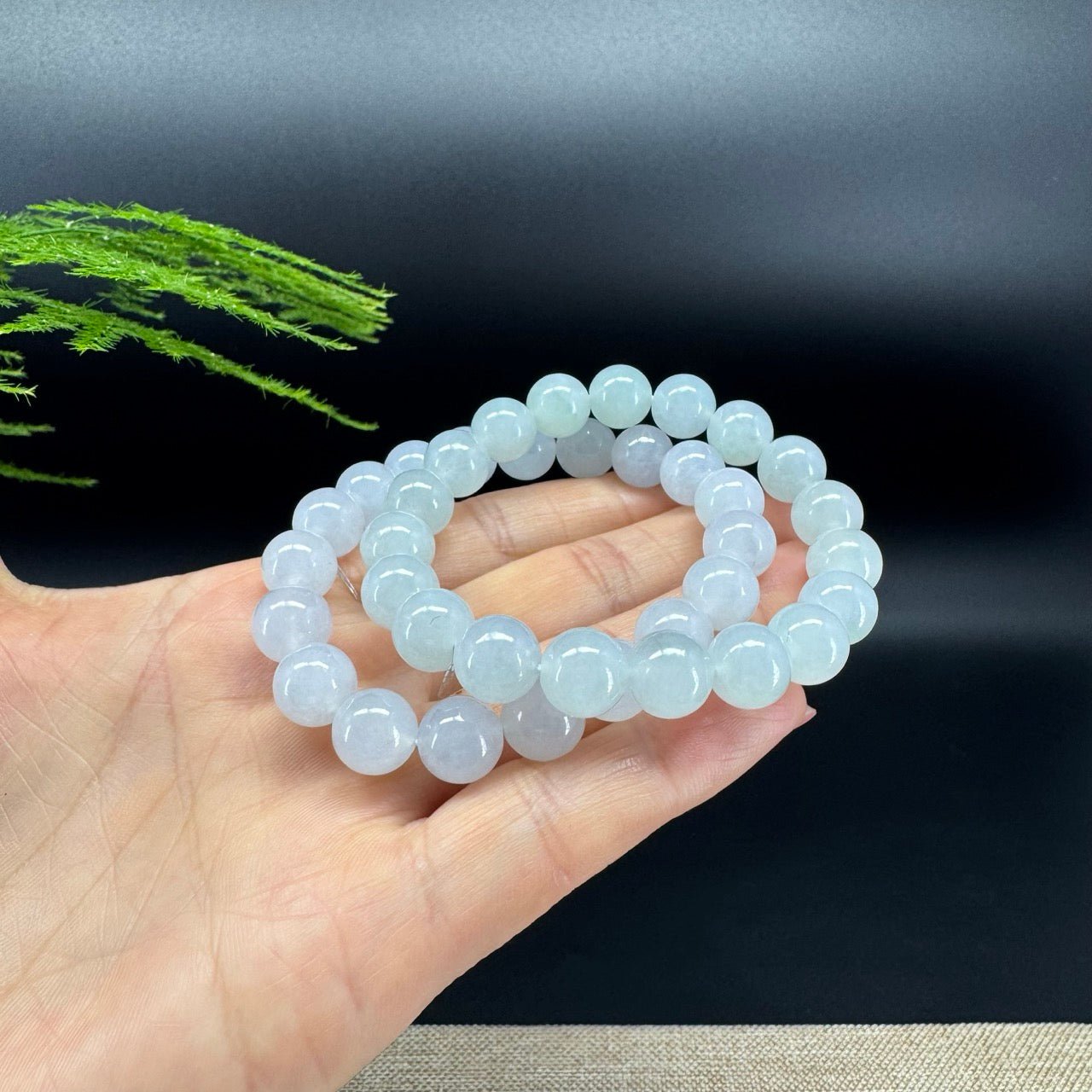 Natural Jadeite Jade Round Icy Beads Bracelet ( 10 mm )
