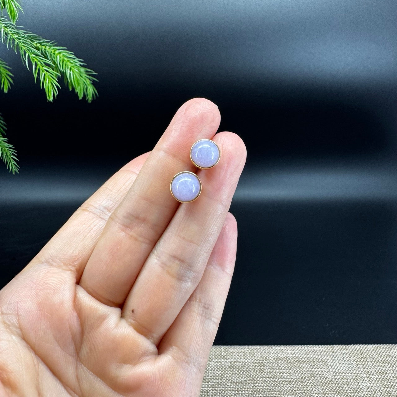 RealJade® 18k Yellow Gold Lavender Jadeite Jade Round Stud Earrings
