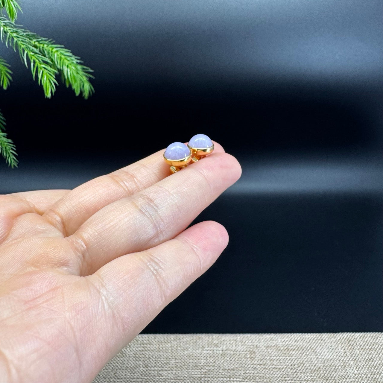 RealJade® 18k Yellow Gold Lavender Jadeite Jade Round Stud Earrings