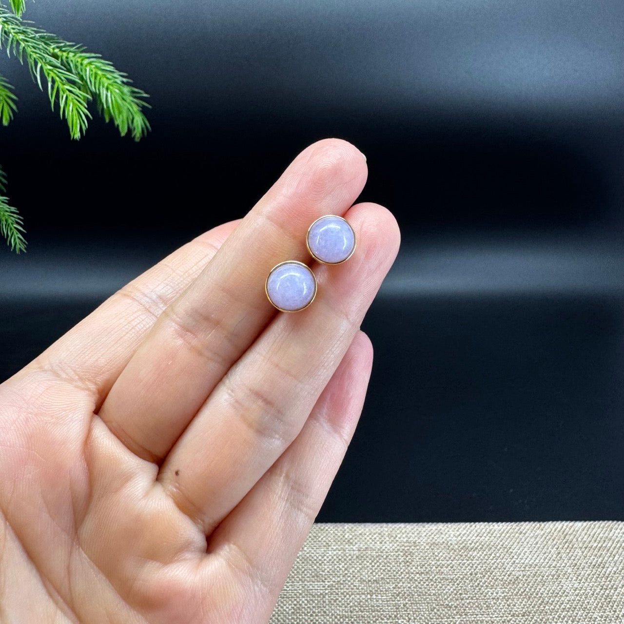 RealJade® 18k Yellow Gold Lavender Jadeite Jade Round Stud Earrings