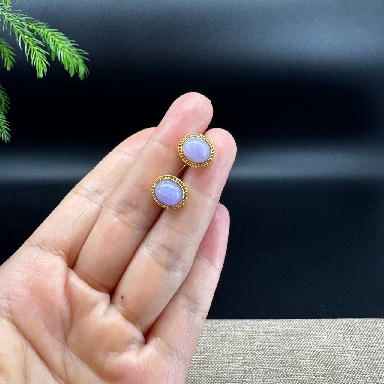 RealJade® 18k Yellow Gold Lavender Jadeite Jade Round Stud Earrings