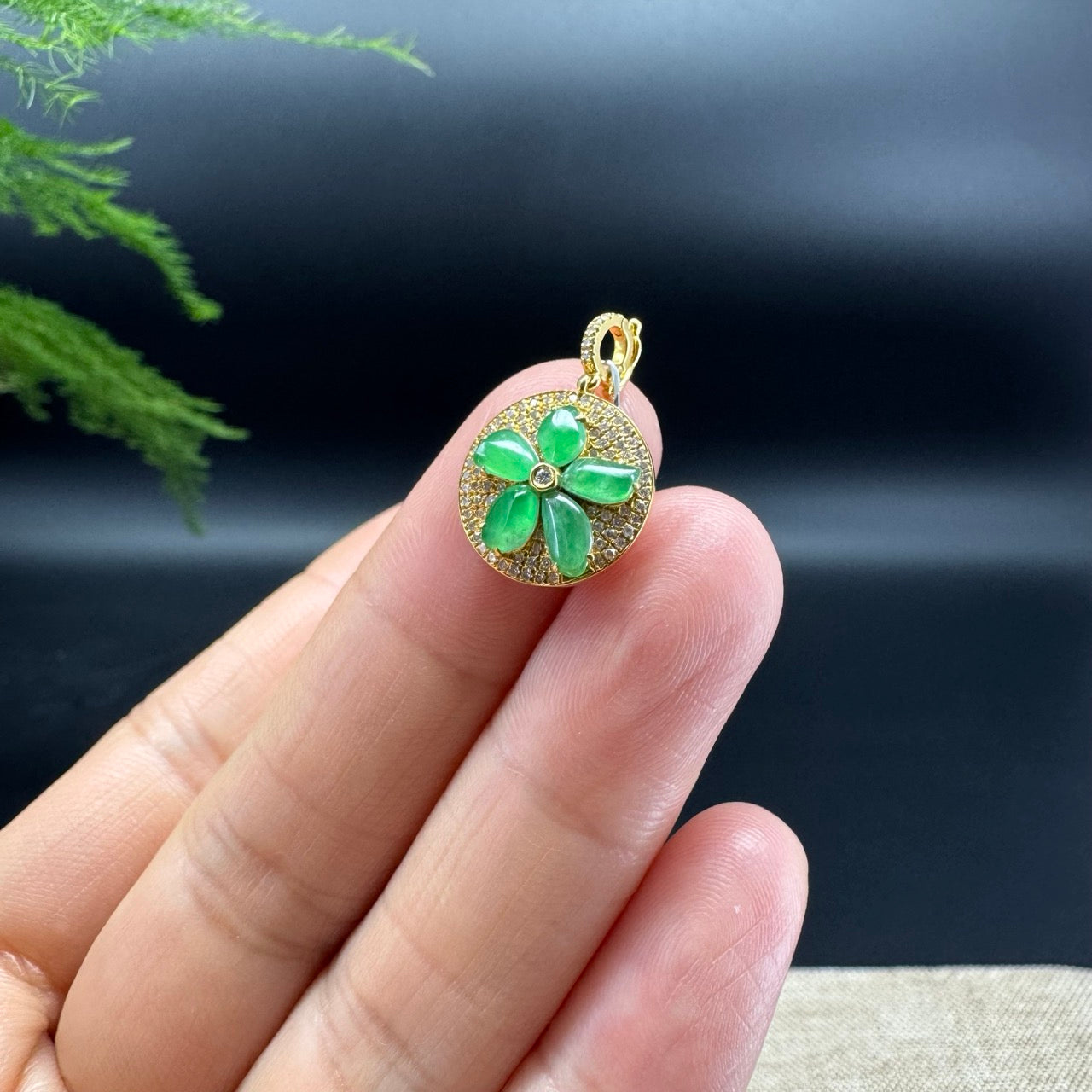 RealJade® 18k Gold Genuine imperial Jadeite Flower Pendant Necklace With Diamond