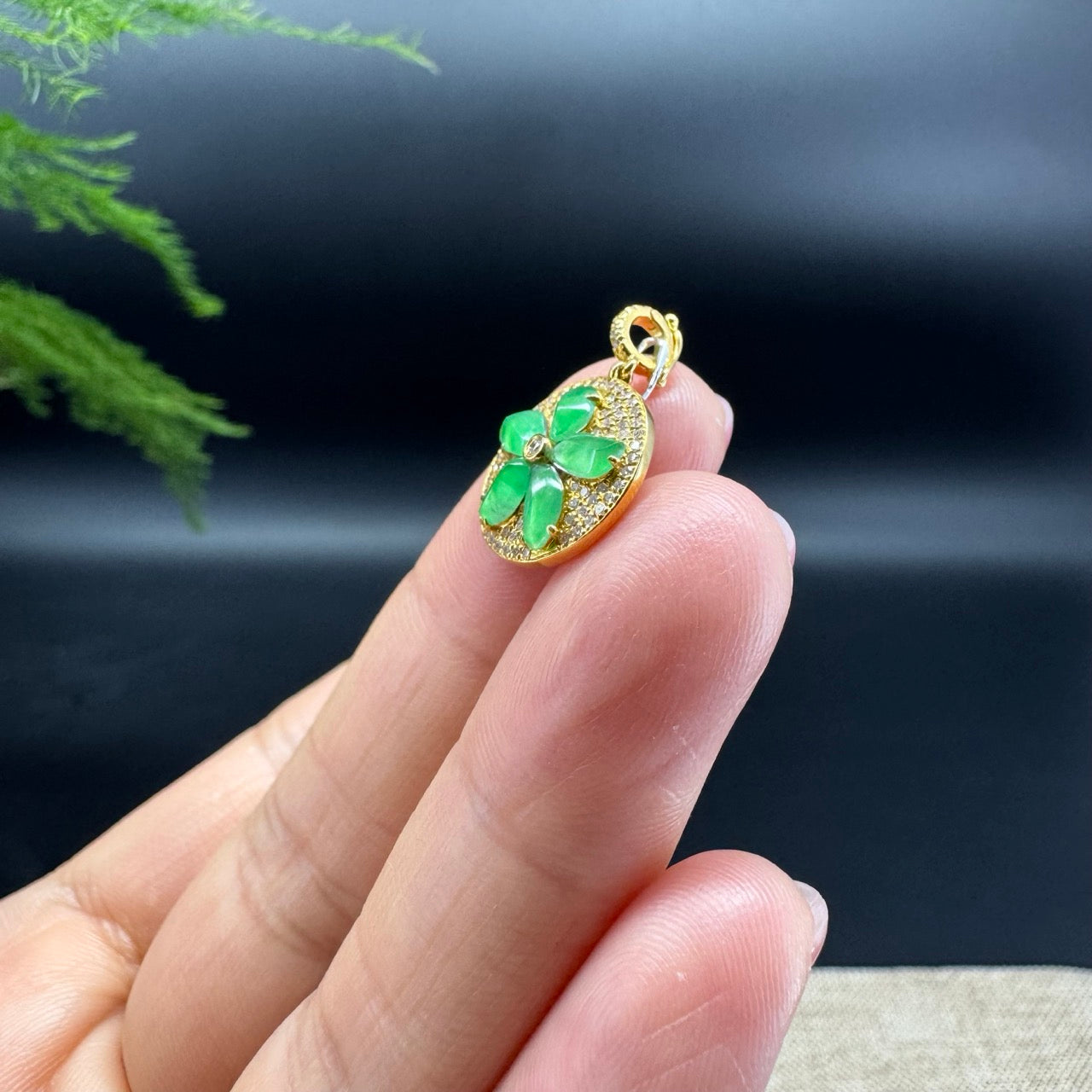 RealJade® 18k Gold Genuine imperial Jadeite Flower Pendant Necklace With Diamond