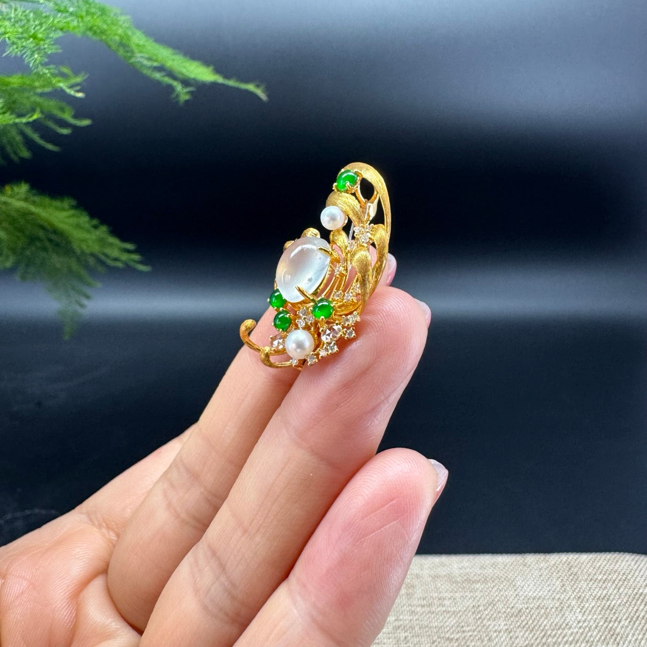 RealJade® 18k Yellow Gold Genuine Icy Jadeite Flower Brooch With Diamond