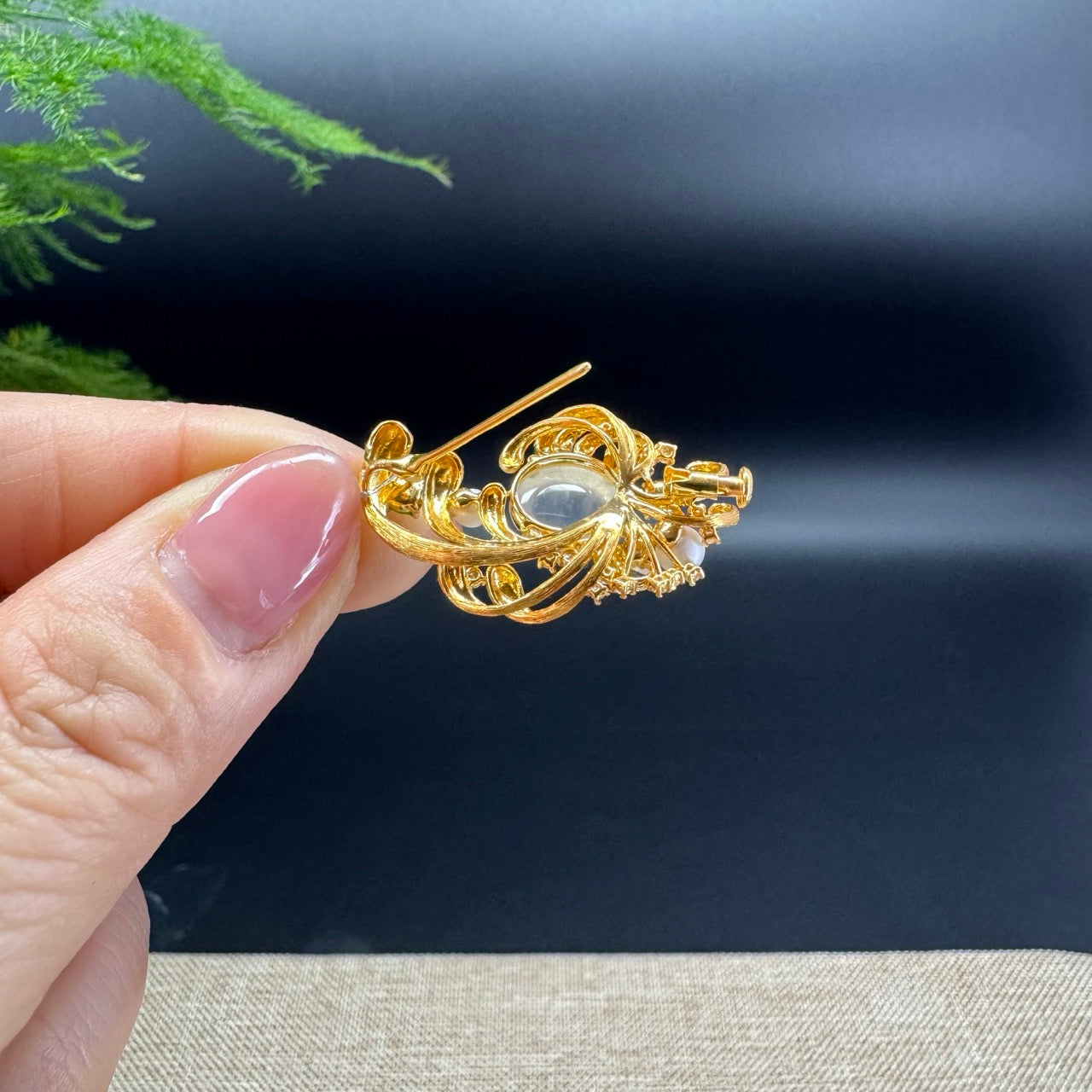 RealJade® 18k Yellow Gold Genuine Icy Jadeite Flower Brooch With Diamond