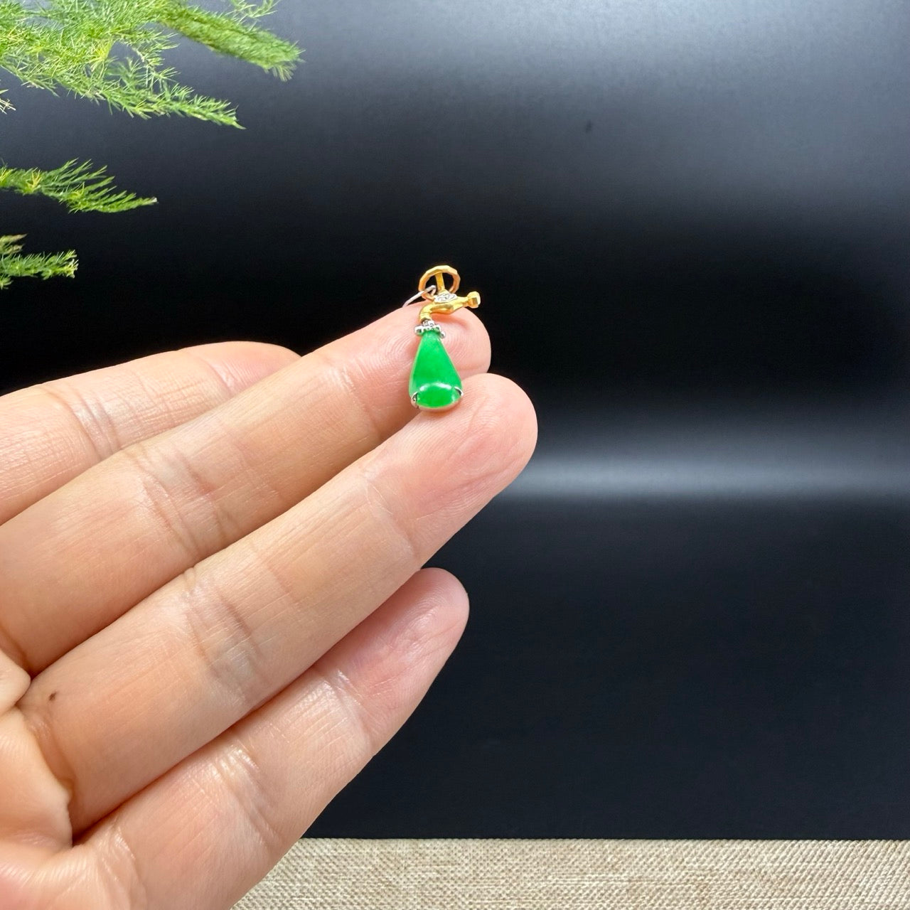 RealJade® "Water Drop" 18k Yellow Gold Green Jadeite Jade Pendant Necklace