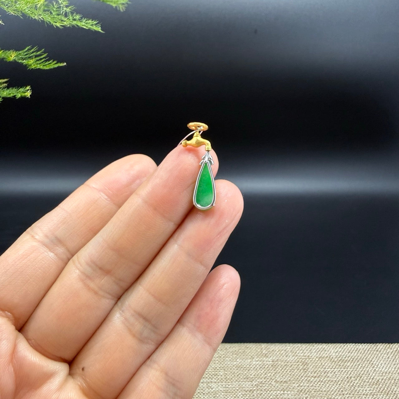 RealJade® "Water Drop" 18k Yellow Gold Green Jadeite Jade Pendant Necklace