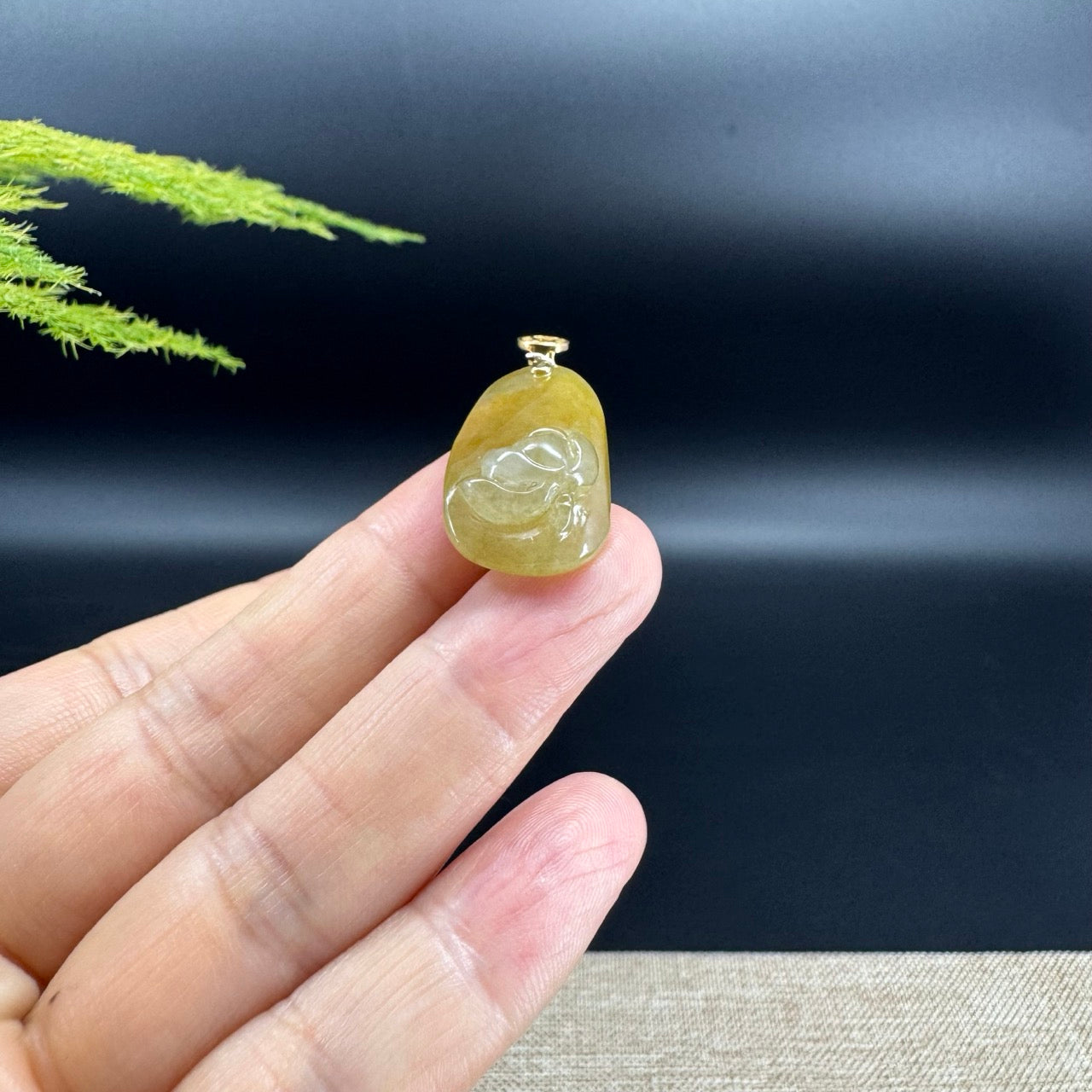 Natural 18K Yellow Gold Burmese Honey Yellow Jadeite Jade Lotus Flower Pendant