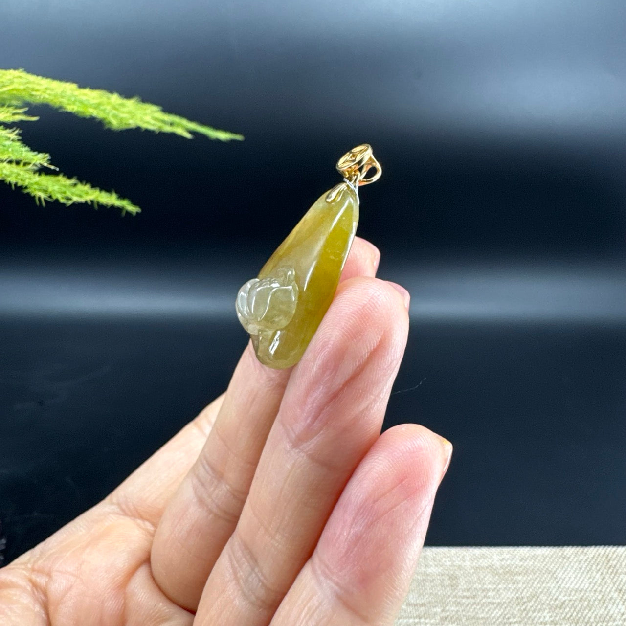 Natural 18K Yellow Gold Burmese Honey Yellow Jadeite Jade Lotus Flower Pendant
