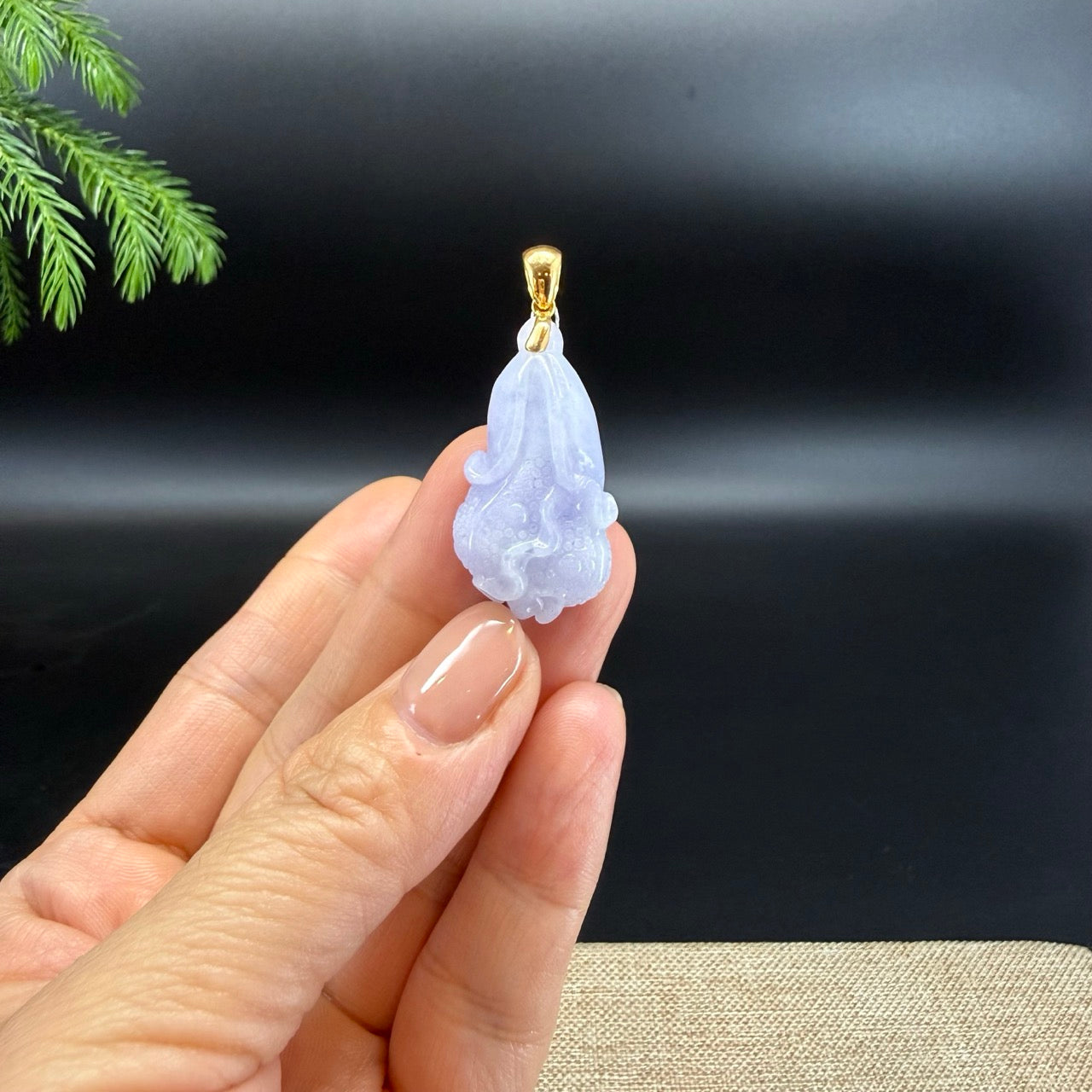 RealJade® Co. 18K Yellow Gold Genuine Light Lavender Jadeite Jade Cabbage Necklace