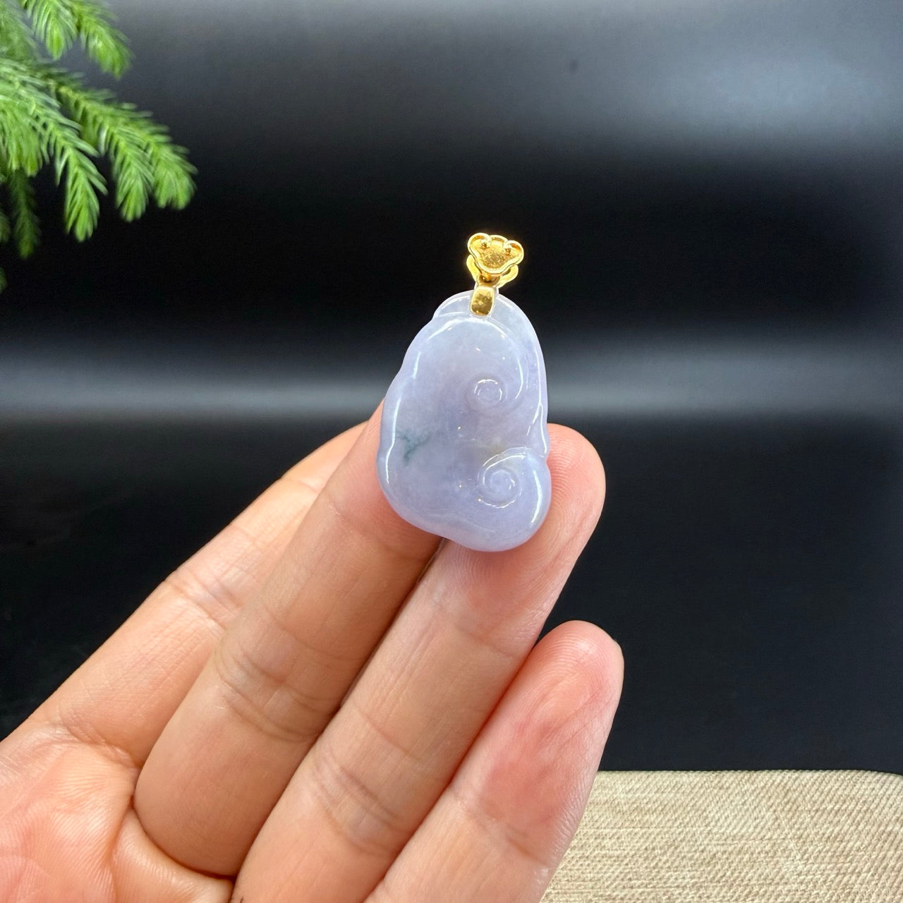 RealJade® Co. 18K Yellow Gold Genuine Burmese Light Lavender Jadeite Jade RuYi Pendant