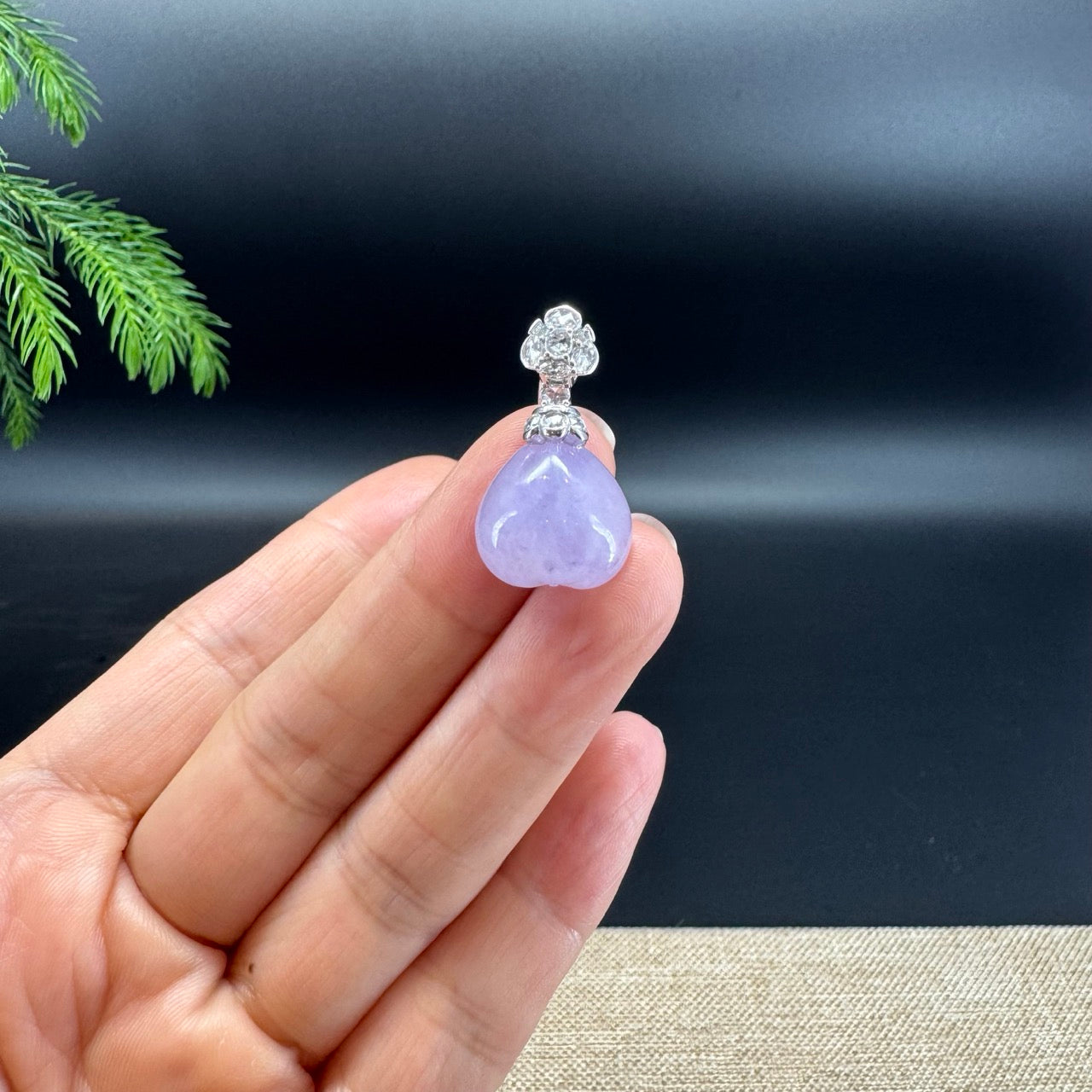 18k White Gold Genuine Lavender Jadeite Jade Melon Pendant Necklace With Diamonds