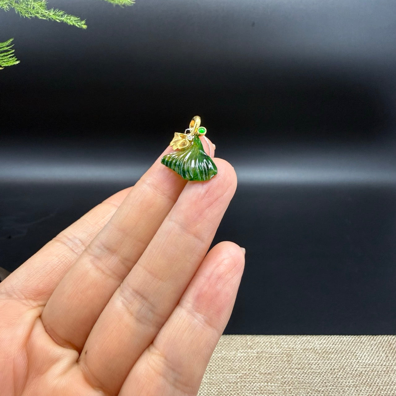 RealJade® "Ginkgo Leaf" 18K Yellow Gold Green Jadeite Jade Pendant Necklace
