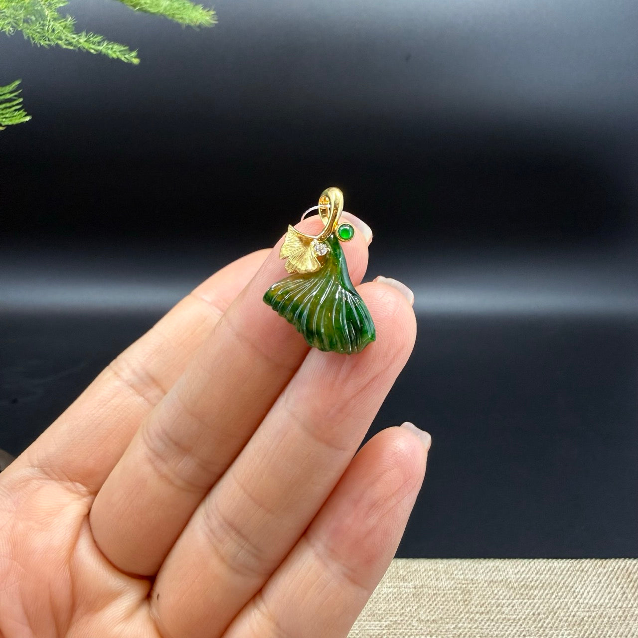 RealJade® "Ginkgo Leaf" 18K Yellow Gold Green Jadeite Jade Pendant Necklace