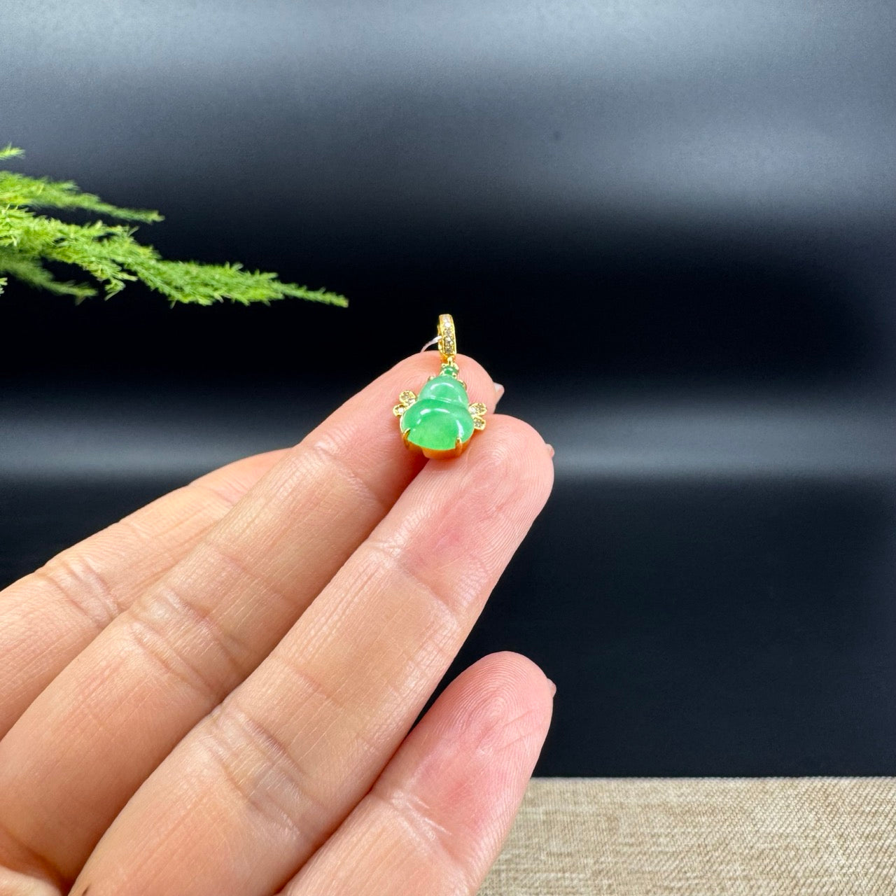 RealJade® Co. Genuine Green Jadeite Jade Mini Hulu Bee Necklace With 18K Yellow Gold
