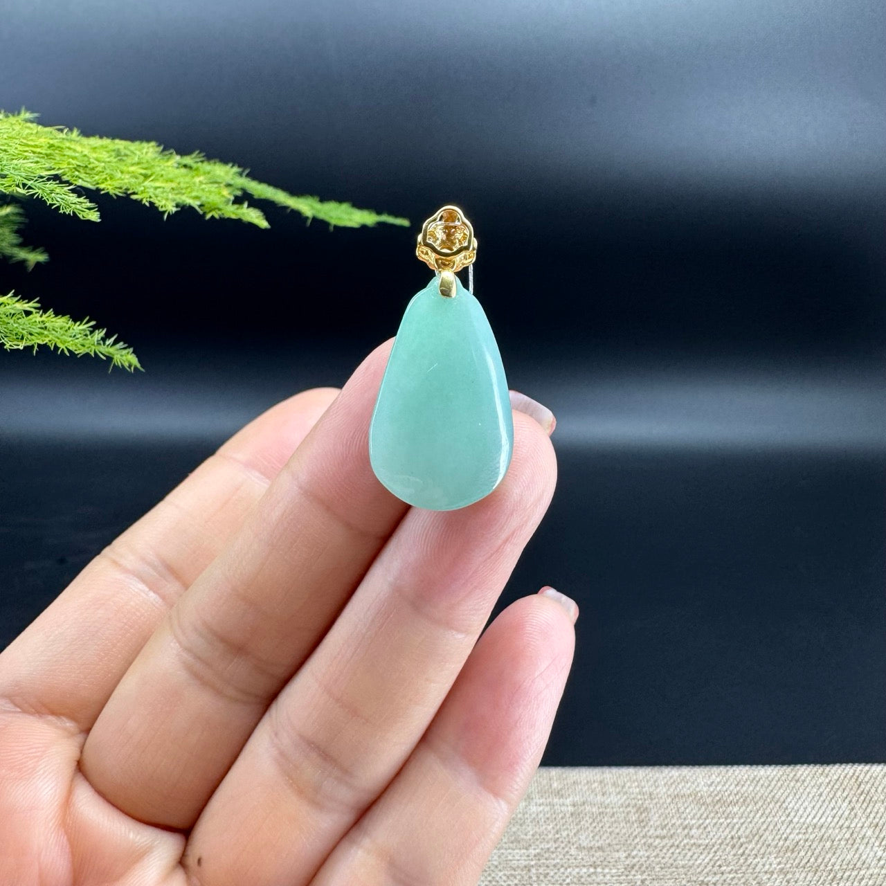 18K Yellow Gold Green Jadeite Jade Shou Tao Pendant with Diamond
