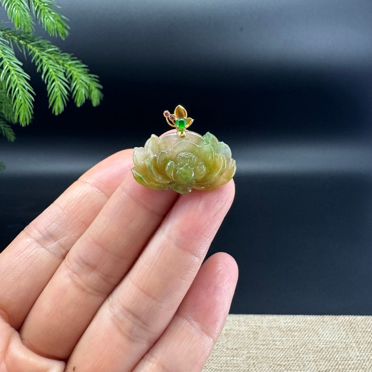 Natural 18K Yellow Gold Burmese Yellow Green Jadeite Jade Lotus Flower Pendant
