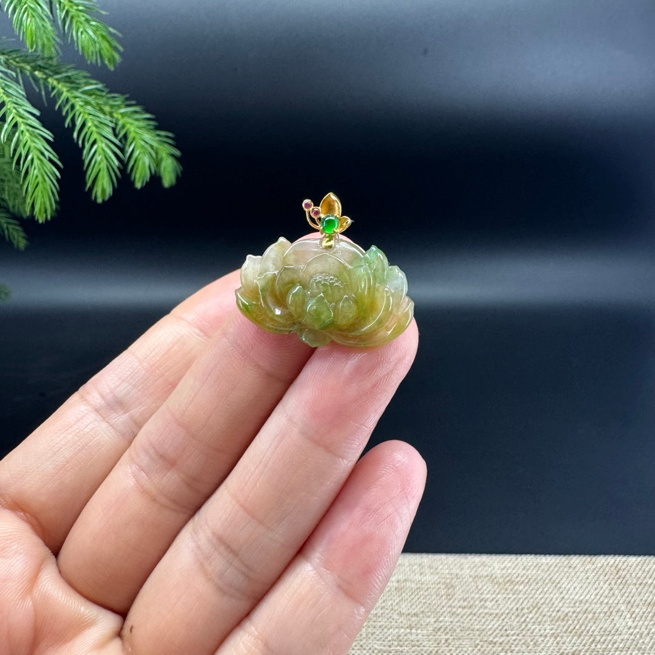 Natural 18K Yellow Gold Burmese Yellow Green Jadeite Jade Lotus Flower Pendant