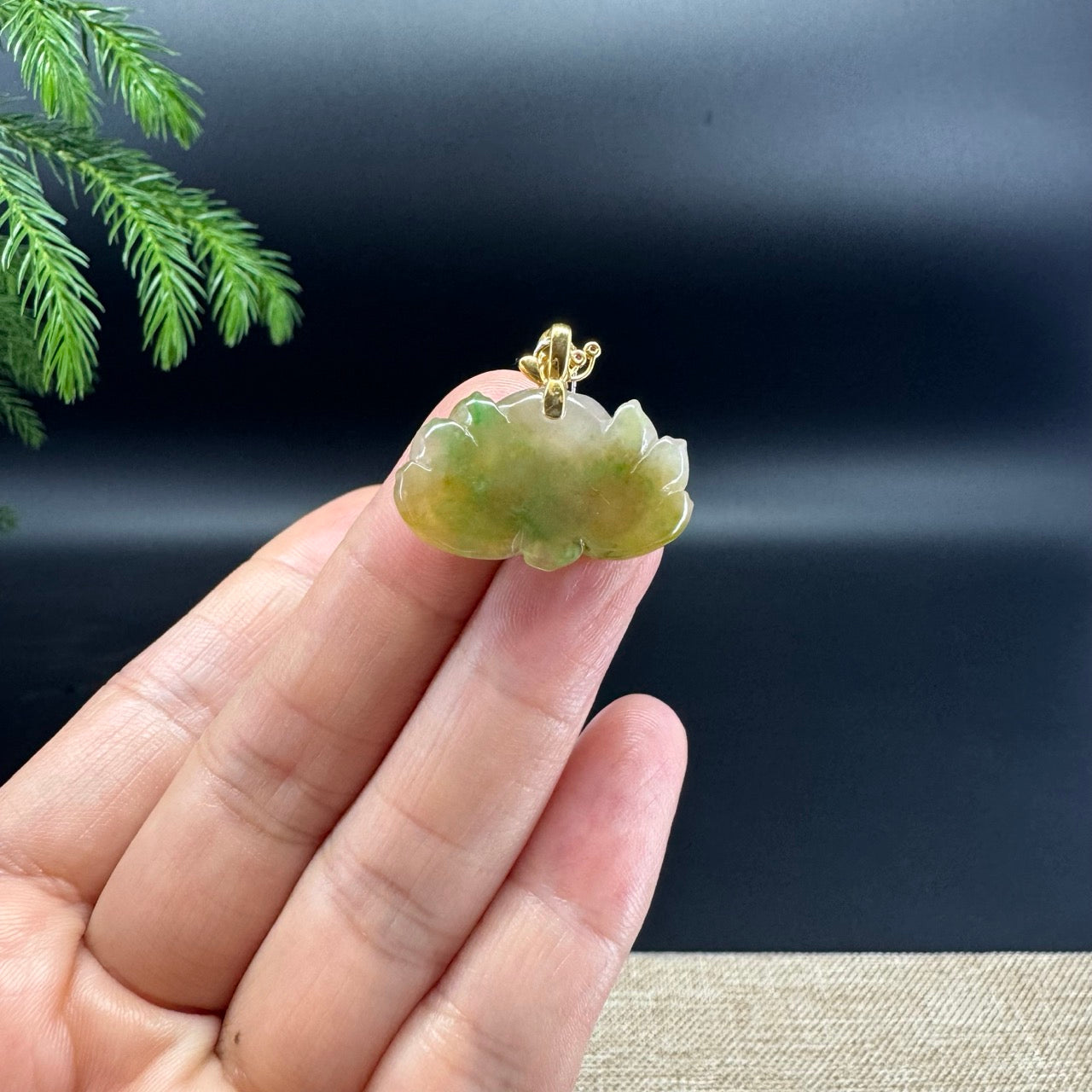 Natural 18K Yellow Gold Burmese Yellow Green Jadeite Jade Lotus Flower Pendant