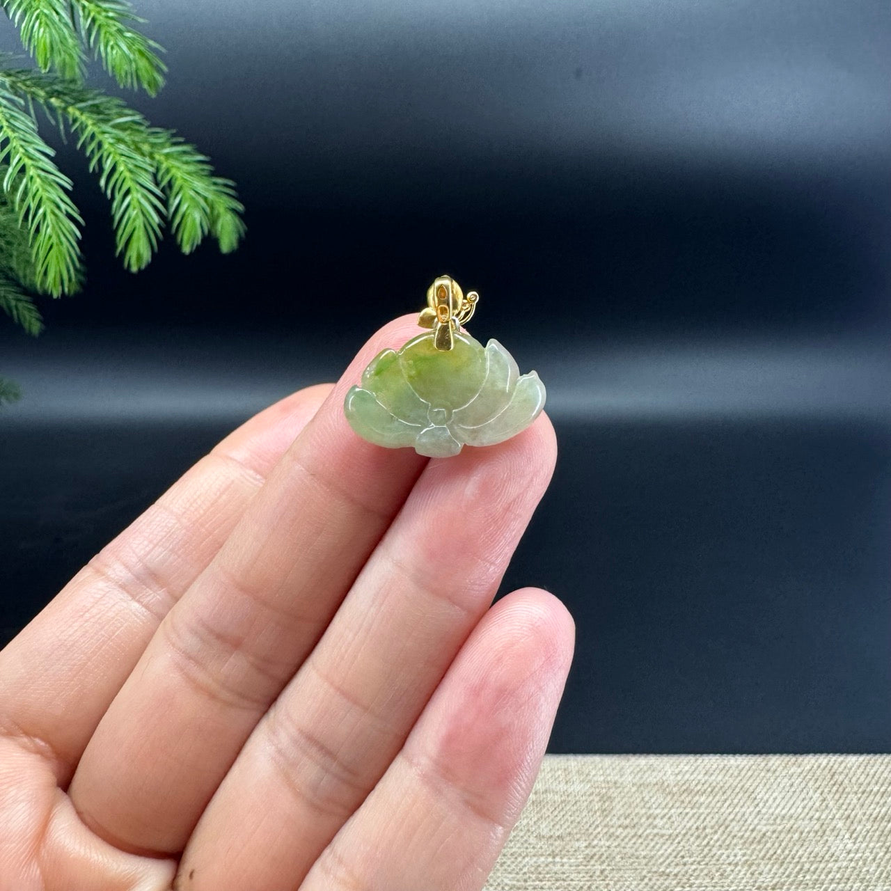Natural 18K Yellow Gold Burmese Yellow Green Jadeite Jade Lotus Flower Pendant