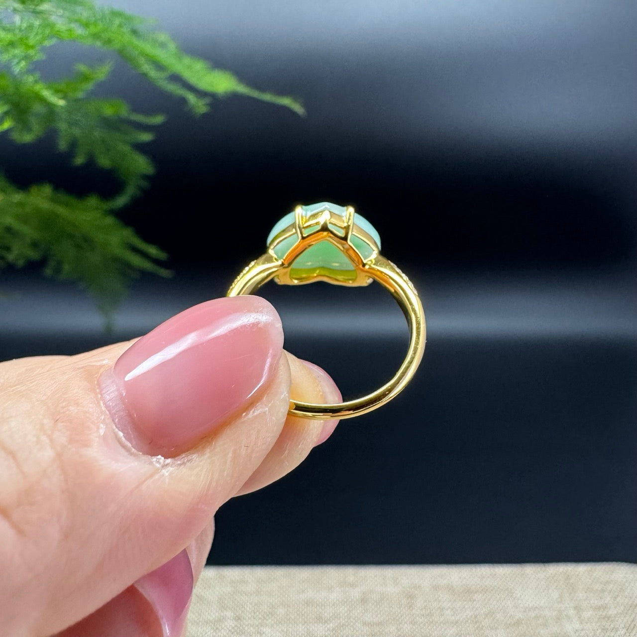 RealJade® 18K Yellow Gold Spicy Green Jadeite Jade Heart Shape Ring With Diamonds
