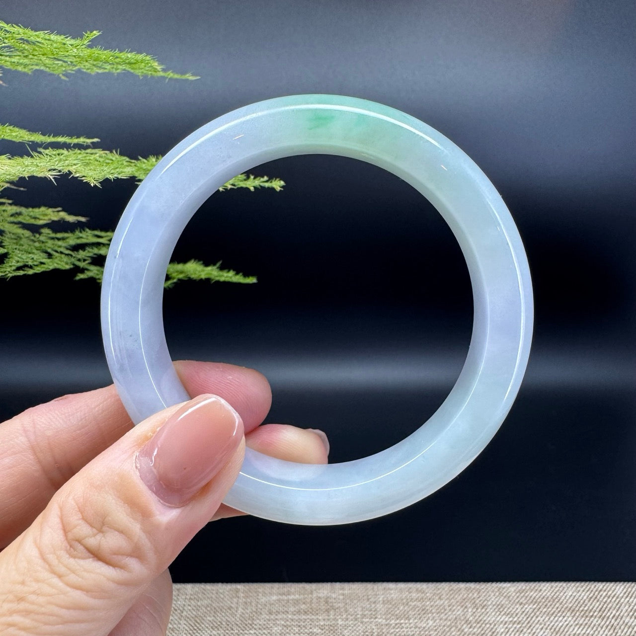 The bangle shape of the half round.The bangle color is lavender bangle.