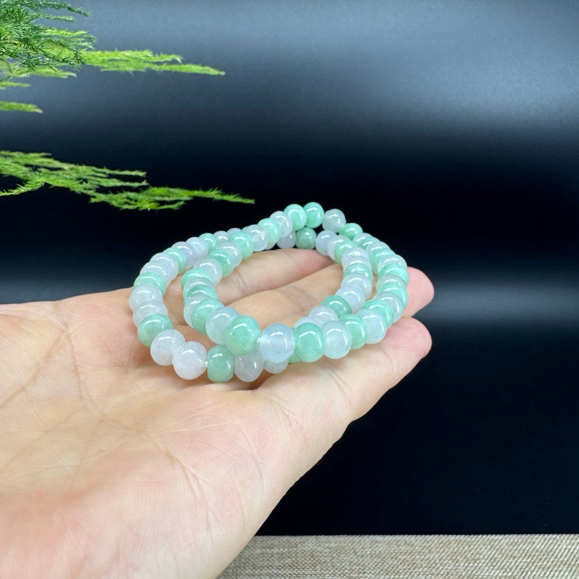 "Lucky coin" KouKou Jadeite Jade Icy Green Beads Bracelet ( 7mm )