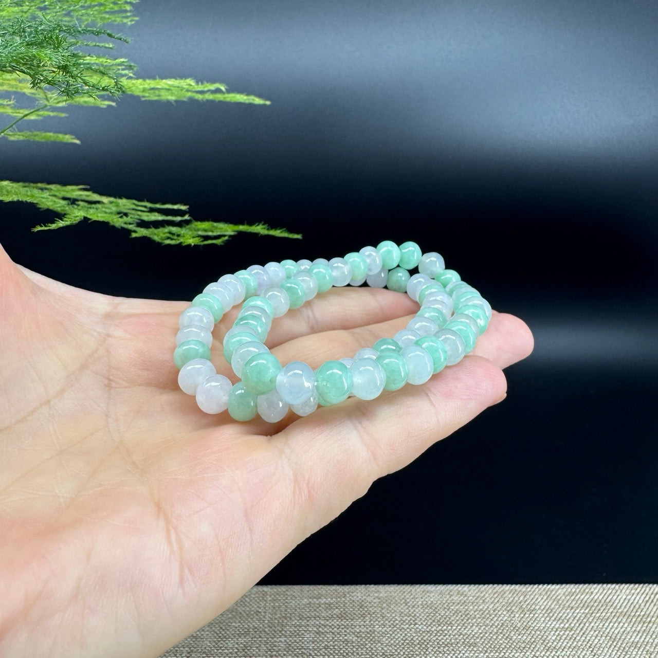 "Lucky coin" KouKou Jadeite Jade Icy Green Beads Bracelet ( 7mm )