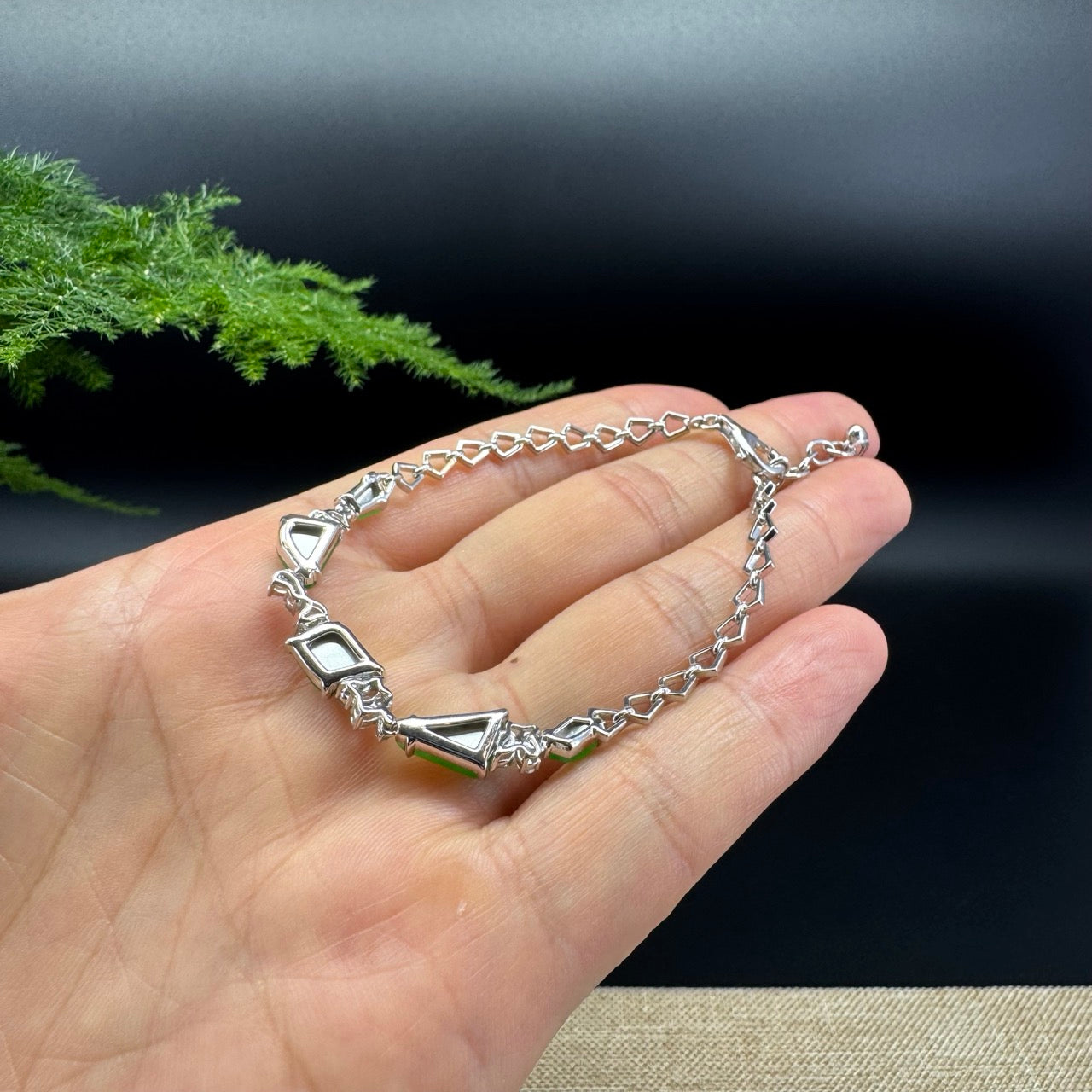 18K White Gold Imperial Green Jadeite Jade Bracelet With Diamonds