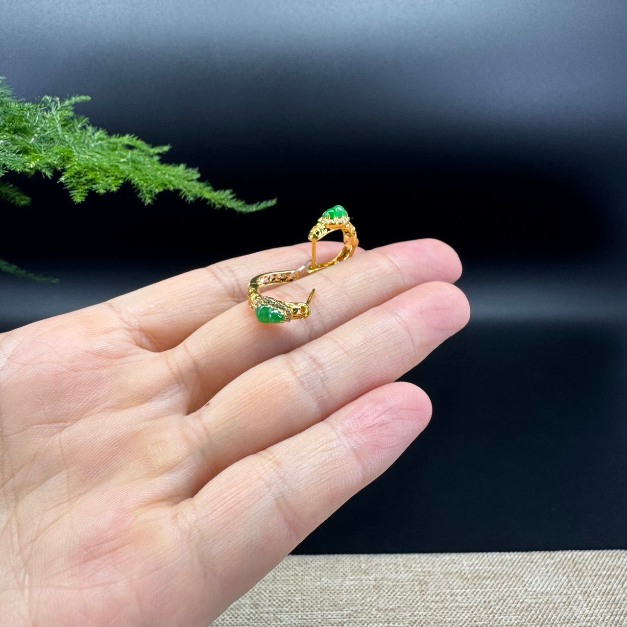 RealJade® 18k Yellow Gold Imperial Green Jadeite Jade Hulu Diamonds Stud Earrings