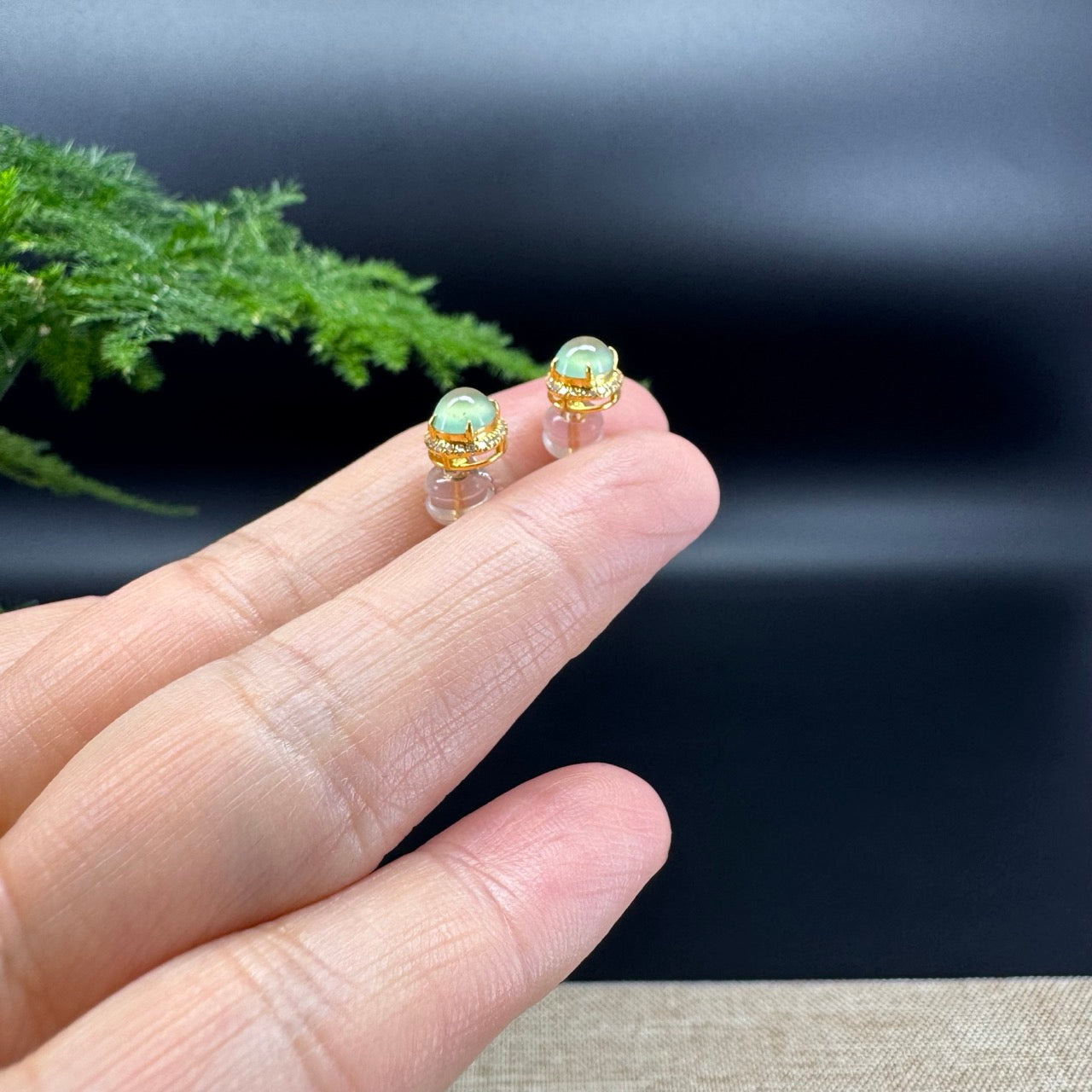 RealJade® 18k Yellow Gold Apple Green Jadeite Jade Round Stud Earrings With Diamonds
