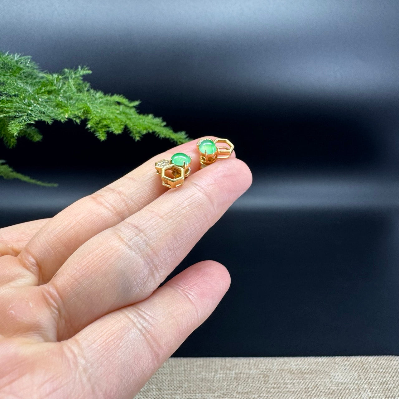 "BeeHive"18k Yellow Gold Green Jadeite Jade Stud Earrings with Diamonds