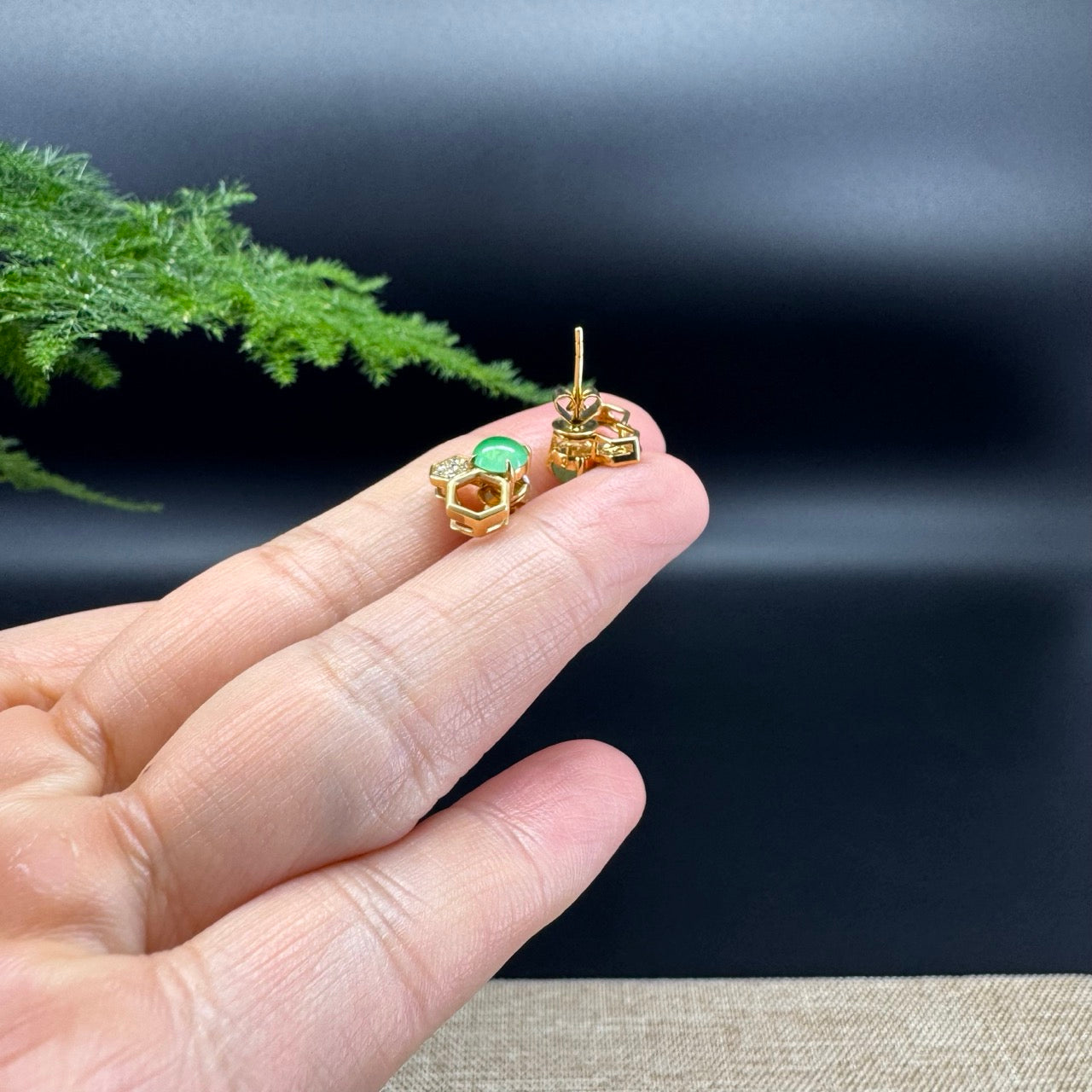 "BeeHive"18k Yellow Gold Green Jadeite Jade Stud Earrings with Diamonds